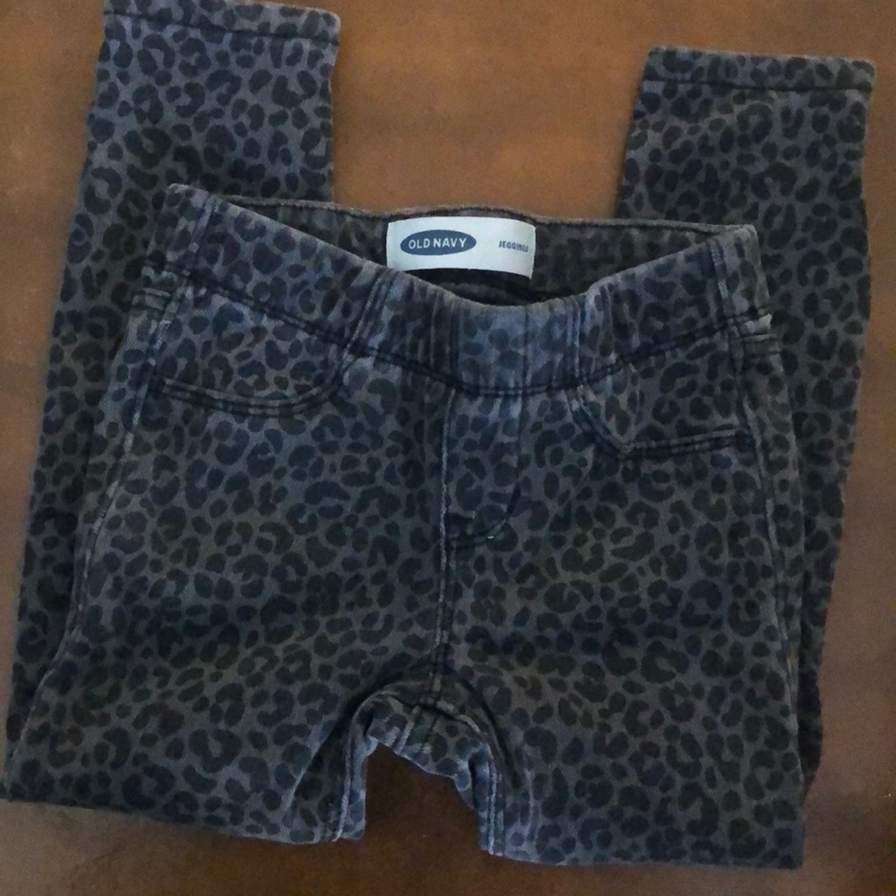 Old Navy black/gray leopard print girls jeggings